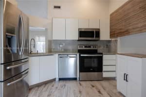 10121 Nw 51st Ln Doral, FL 33178 - MLS#A11973425