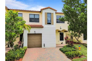 135 Nw 209th Trl Pembroke Pines, FL 33029 - MLS#A11973427