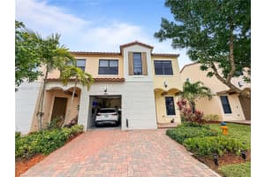 135 Nw 209th Trl Pembroke Pines, FL 33029 - MLS#A11973427