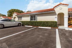 1411 Cottonwood Cir Weston, FL 33326 - MLS#A11973428