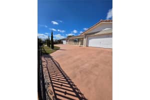 10805 Sw 165th Ter Miami, FL 33157 - MLS#A11973503