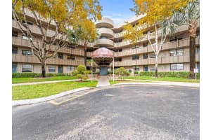 901 Colony Point Circle 304 Pembroke Pines, FL 33026 - MLS#A11973507