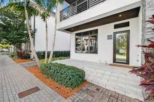 8126 Nw 48th Ter Doral, FL 33166 - MLS#A11973515