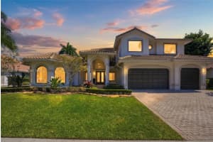 2465 Provence Cir, Weston