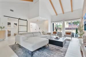 20345 Ne 10th Ct, Miami