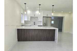 571 E 54th St Hialeah, FL 33013 - MLS#A11973723