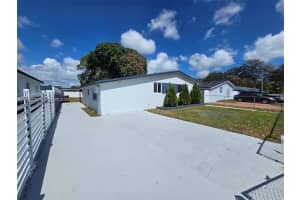 571 E 54th St Hialeah, FL 33013 - MLS#A11973723