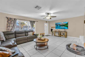 9417 Nw 72nd St Tamarac, FL 33321 - MLS#A11973743