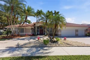 158 Dockside Cir, Weston