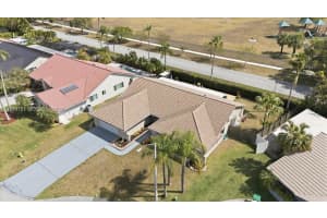 6520 Olde Moat Way Davie, FL 33331 - MLS#A11973761