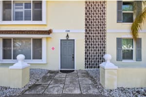 1308 Bayview Dr 2b Fort Lauderdale, FL 33304 - MLS#A11973805