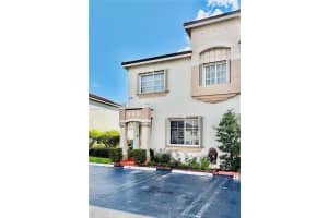 8346 Nw 10th St, Miami