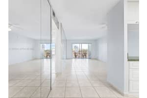 8005 Lake Dr 408 Doral, FL 33166 - MLS#A11973913