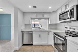 3252 Foxcroft Rd 102 Miramar, FL 33025 - MLS#A11973940