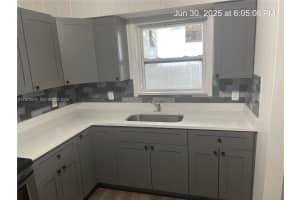 4000 Greenwood Ave 2 West Palm Beach, FL 33407 - MLS#A11973978