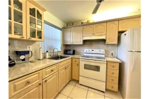 9900 Sunrise Lakes Blvd 210 Sunrise, FL 33322 - MLS#A11973991