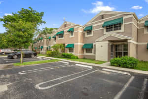 12261 Lake Loop Rd Cooper City, FL 33330 - MLS#A11974013