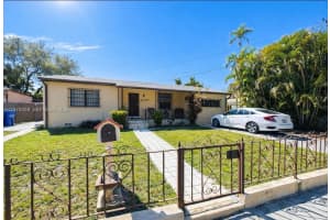 2760 Nw 4th Ter, Miami