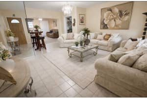 2760 Nw 4th Ter Miami, FL 33125 - MLS#A11974059