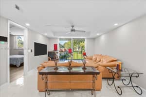 811 S Hollybrook Dr APT 208, Pembroke Pines, FL 33025, - MLS#A11974060