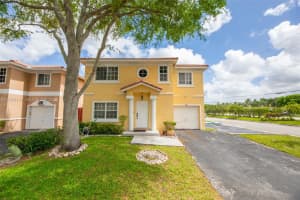 10 110th Ave , Plantation, FL 33324 - MLS#A11974117