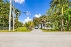 219 Ne 141st St Miami, FL 33161 - MLS#A11974121