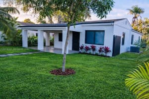 1645 Ne 180th St, North Miami Beach