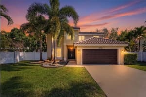 1521 Nw 178th Ter, Pembroke Pines