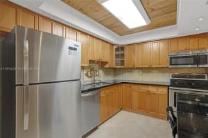 20291 Ne 30th Ave 112, Aventura