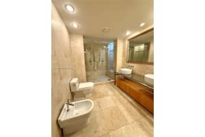 6000 Collins Ave 313 Miami Beach, FL 33140 - MLS#A11974257