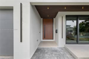 255 Capri Ave Lauderdale By The Sea, FL 33308 - MLS#A11974322