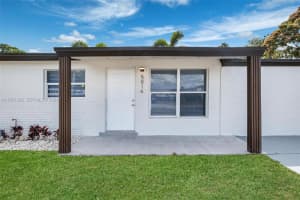 5814 Atlanta St Hollywood, FL 33021 - MLS#A11974336