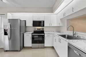 701 Sw 142nd Ave 113s, Pembroke Pines