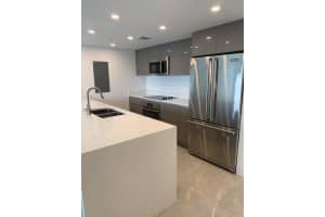 13800 Highland Dr 403 North Miami Beach, FL 33181 - MLS#A11974430