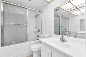 4200 Nw 3rd Ct 309 Plantation, FL 33317 - MLS#A11974481