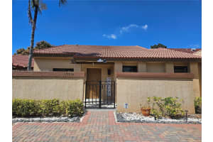 17914 Nw 66th Ct Cir Hialeah, FL 33015 - MLS#A11974512