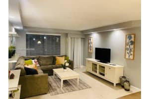 301 Golden Isles Dr 109 Hallandale Beach, FL 33009 - MLS#A11974541