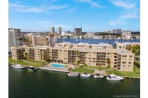 301 Golden Isles Dr 109 Hallandale Beach, FL 33009 - MLS#A11974541