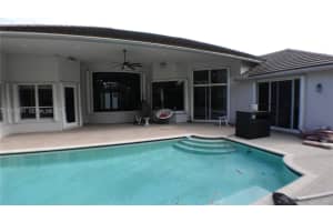 2503 Provence Cir, Weston