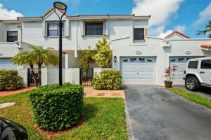 21190 Mainsail Cir 17a, Aventura