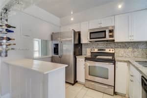 9001 Sunrise Lakes Blvd 109, Sunrise