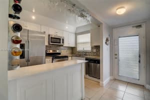 9001 Sunrise Lakes Blvd 109 Sunrise, FL 33322 - MLS#A11974793