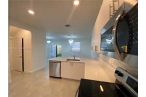 211 Sw 159th Ter Pembroke Pines, FL 33027 - MLS#A11974822