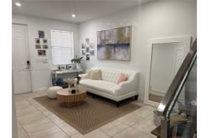 10233 Nw 89th Ter . Doral, FL 33178 - MLS#A11974911