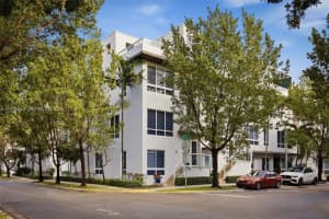 6671 Nw 105th Pl 6671, Doral