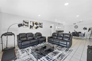 9403 Sw 76th St Y17, Miami