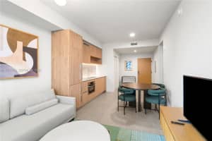 11 Ne 6th St 2104, Miami