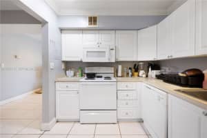 4848 Nw 24th Ct 215 Lauderdale Lakes, FL 33313 - MLS#A11975113