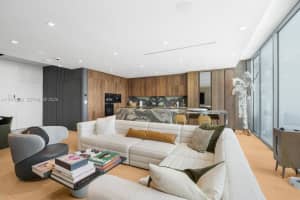 90 Sw 3rd St Ph-14, Miami