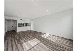 8120 Geneva Ct 453 Doral, FL 33166 - MLS#A11975145